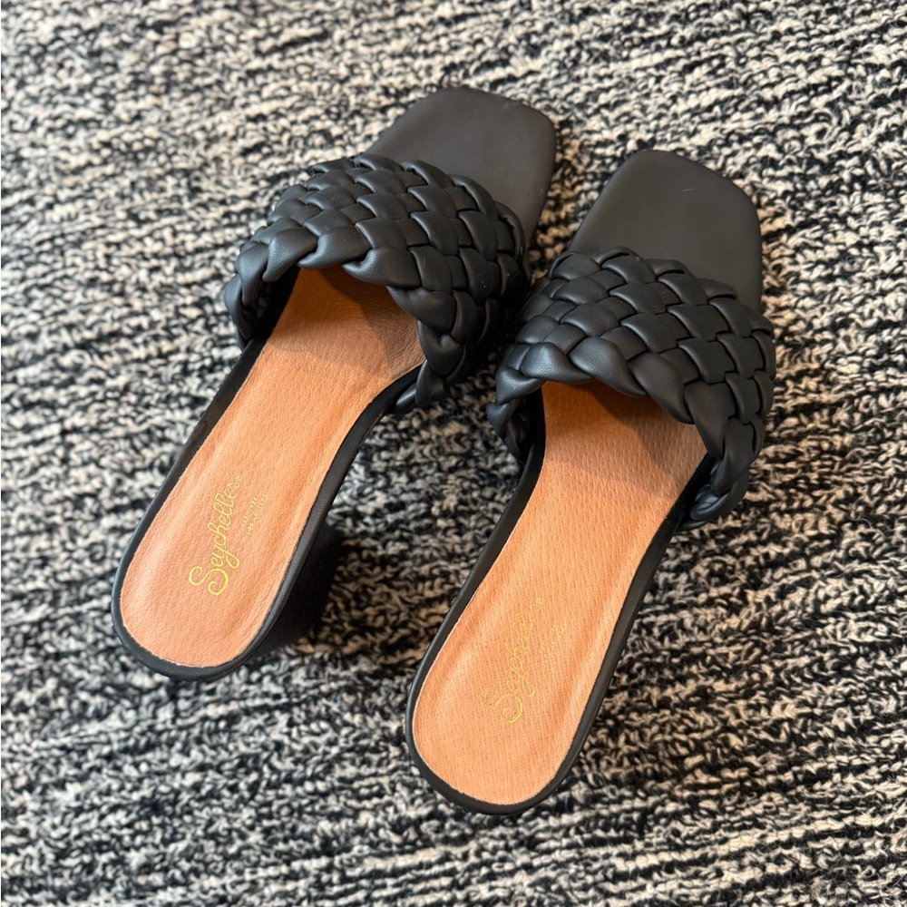 NWT Seychelles Black Braided Sandals